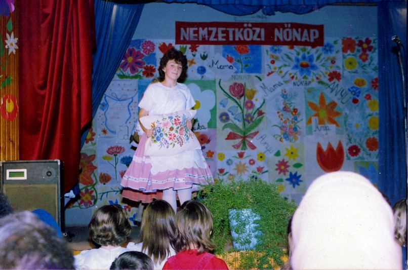 Nőnapi előadás 1988