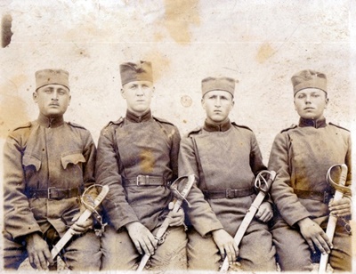 Katonák 1927 Skoplje Gergely Menyhért, Horváth János, Brasnyo Benyamin, Pecze Gáspár
Képet adta : Breznyák Jolán